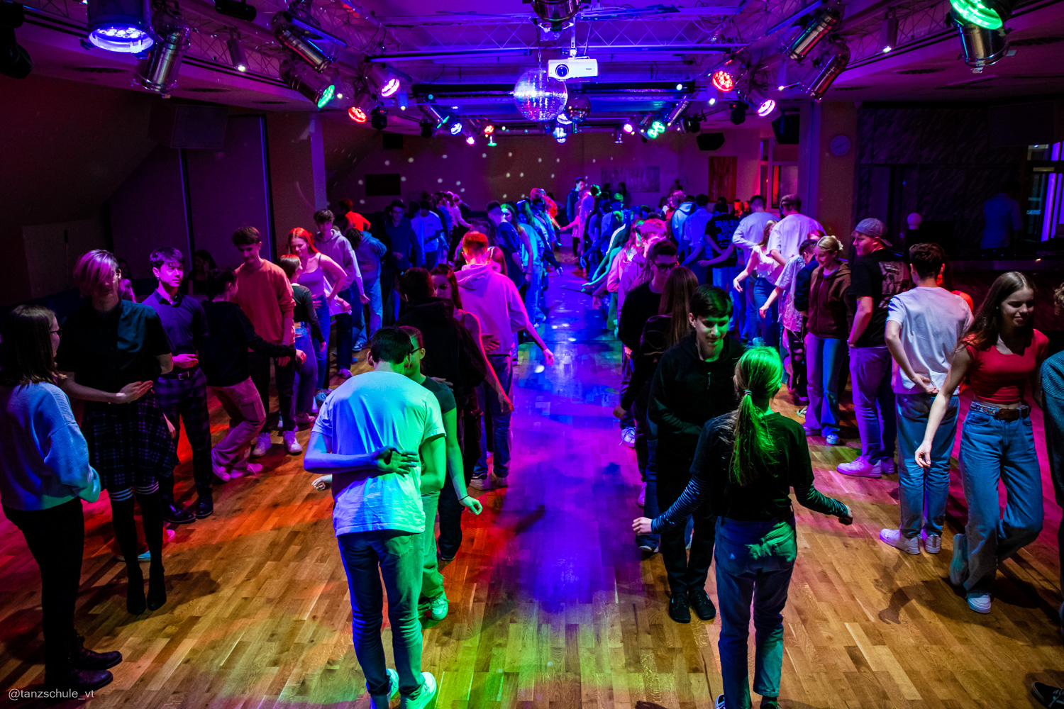 20230325 Ballcheck Tanzparty 4022